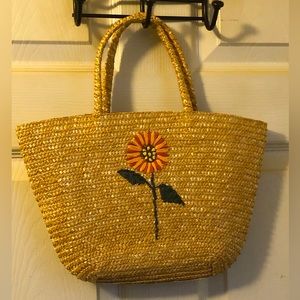 Adorable Vintage Straw Bag
